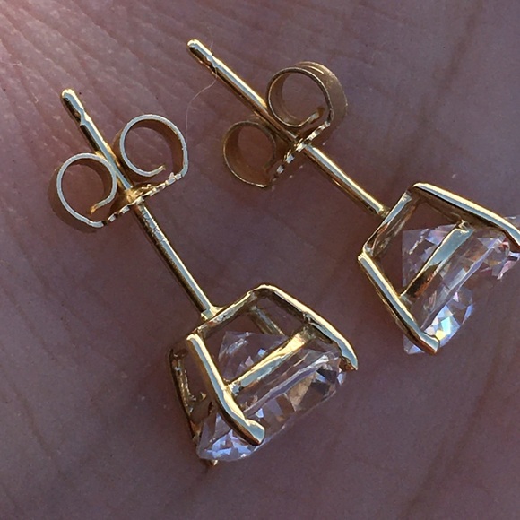 14k Solid Yellow Gold Round Solitaire Earrings - Picture 4 of 7